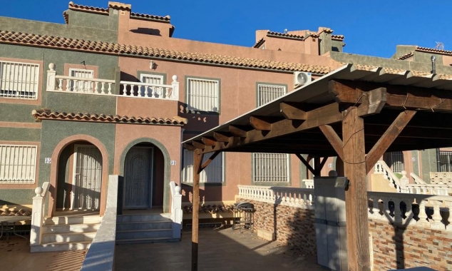 Townhouse for sale - Property for sale - Balsicas - 3954DH