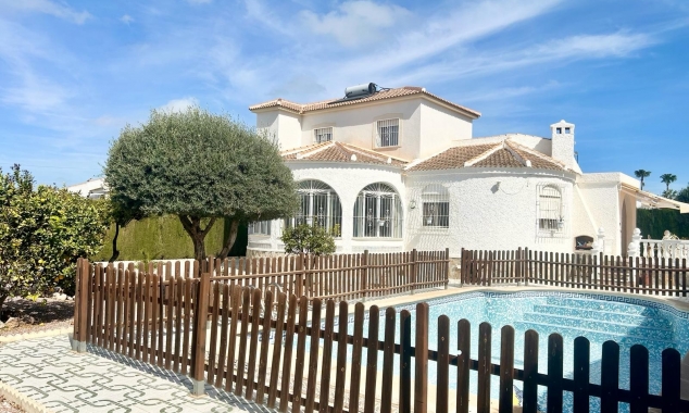 Villa for sale - Propiedad en venta - Torrevieja - 3968ST