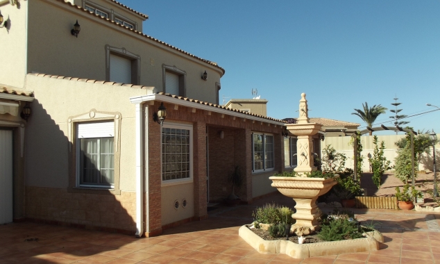 Villa for sale - Propriété à vendre - Torrevieja - 2565RP