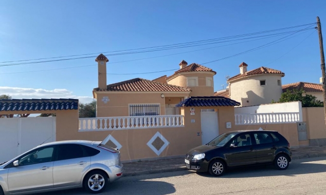 Villa for sale - Propriété à vendre - Torrevieja - 3958DH