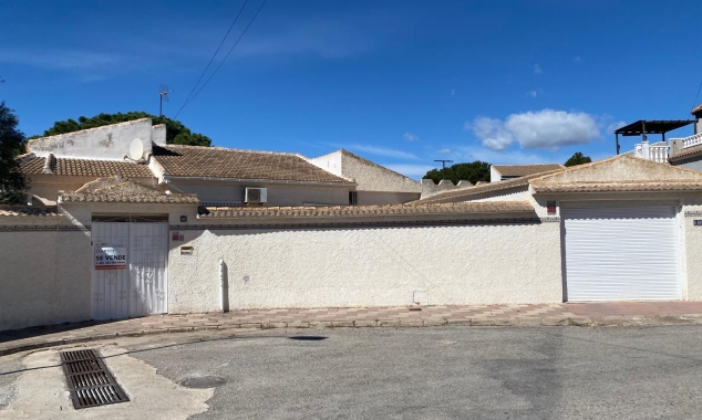 Propiedad en venta - Villa for sale - Torrevieja - El Chaparral