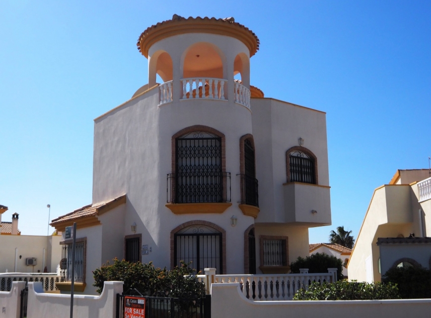 Archivé - Villa for sale - El Pinar de Campoverde - Campoverde