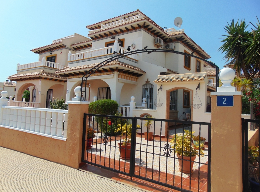 Archivé - Villa for sale - Orihuela Costa - Cabo Roig