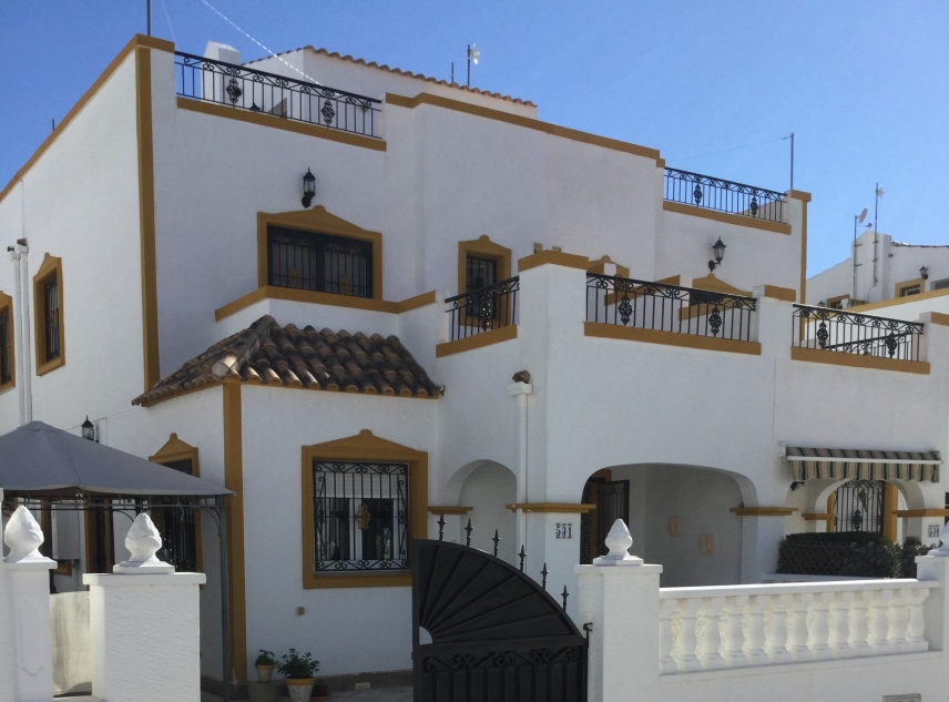 Archivé - Villa for sale - Orihuela - Entre Naranjos