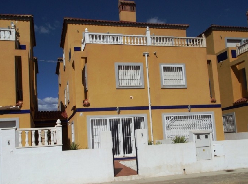 Close to Los Dolse and Playa Flamenca on Spains Orihuela Costa, cheap, bargain property for sale in La Zenia