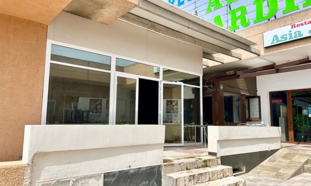 Commercial à vendre - Propriété à vendre - Torrevieja - 4049ST