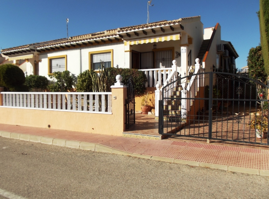 Eigendom verkocht - Bungalow te koop - Orihuela Costa - Campoamor