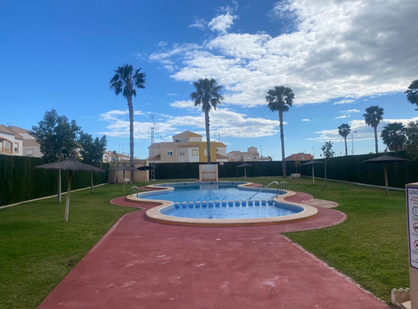 Eigendom verkocht - Bungalow te koop - Torrevieja - Altos del Limonar