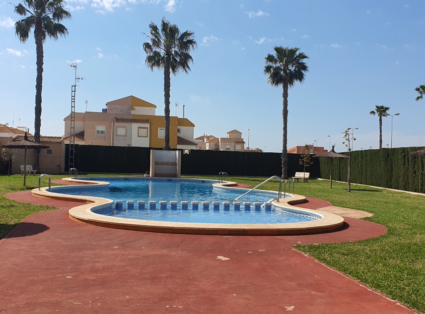 Eigendom verkocht - Bungalow te koop - Torrevieja - Altos del Limonar