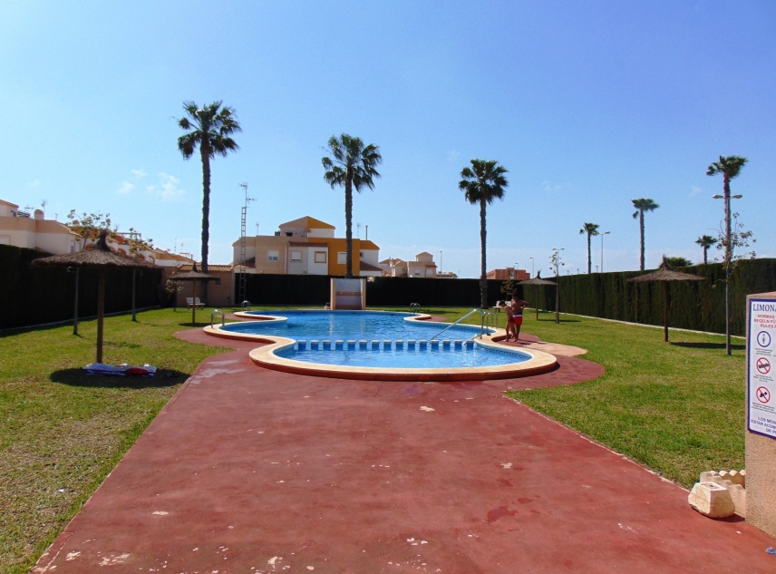 Eigendom verkocht - Bungalow te koop - Torrevieja - Altos del Limonar