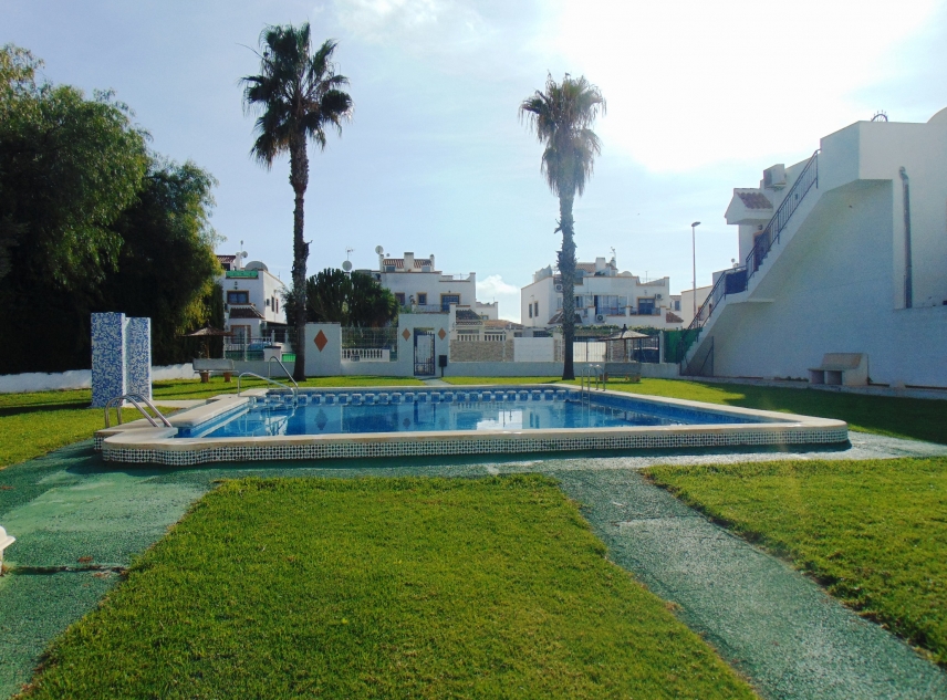 Eigendom verkocht - Bungalow te koop - Torrevieja - Jardin del Mar