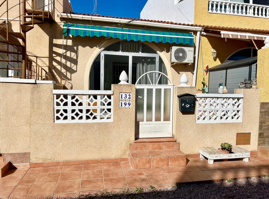 Eigendom verkocht - Bungalow te koop - Torrevieja - La Siesta