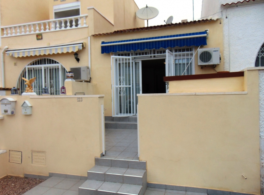 Eigendom verkocht - Bungalow te koop - Torrevieja - La Siesta