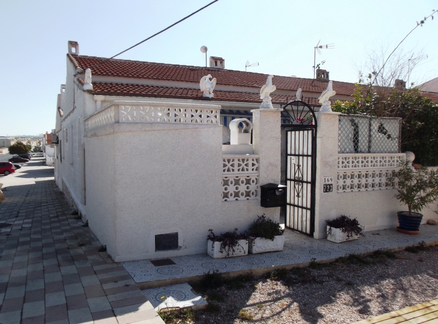 Eigendom verkocht - Bungalow te koop - Torrevieja - La Siesta