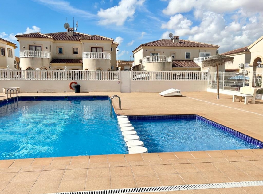 Eigendom verkocht - Rijtjeshuis te koop - Torrevieja - Aguas Nuevas