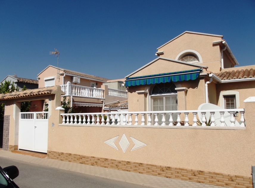 Eigendom verkocht - Rijtjeshuis te koop - Torrevieja - La Torreta