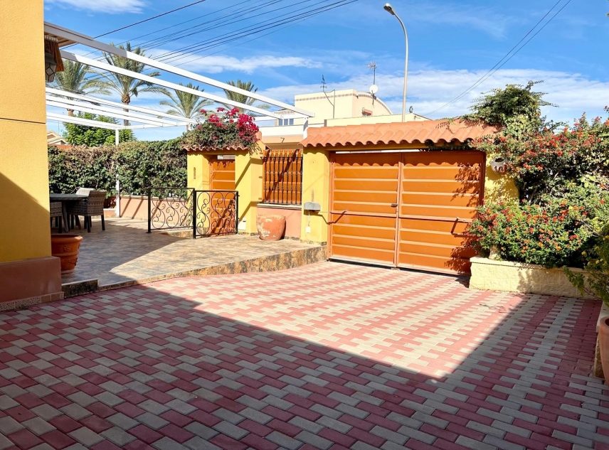 Eigendom verkocht - Villa te koop - Torrevieja - El Chaparral