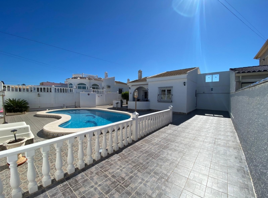 Eigendom verkocht - Villa te koop - Torrevieja - El Chaparral