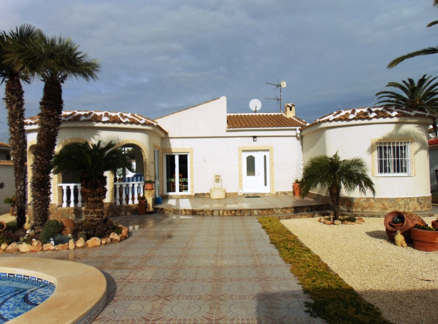 Eigendom verkocht - Villa te koop - Torrevieja - El Chaparral