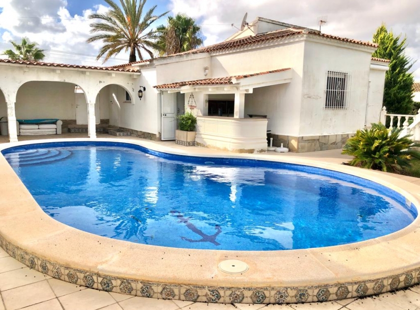 Eigendom verkocht - Villa te koop - Torrevieja - El Chaparral
