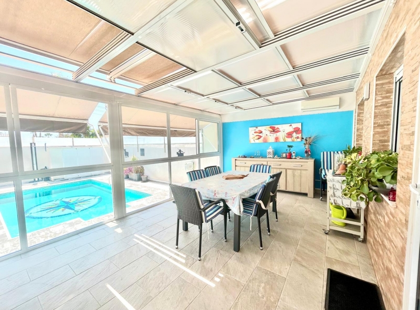 Eigendom verkocht - Villa te koop - Torrevieja - La Siesta