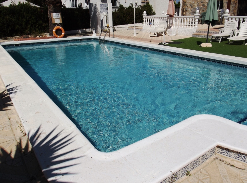 Eigendom verkocht - Villa te koop - Torrevieja - La Siesta