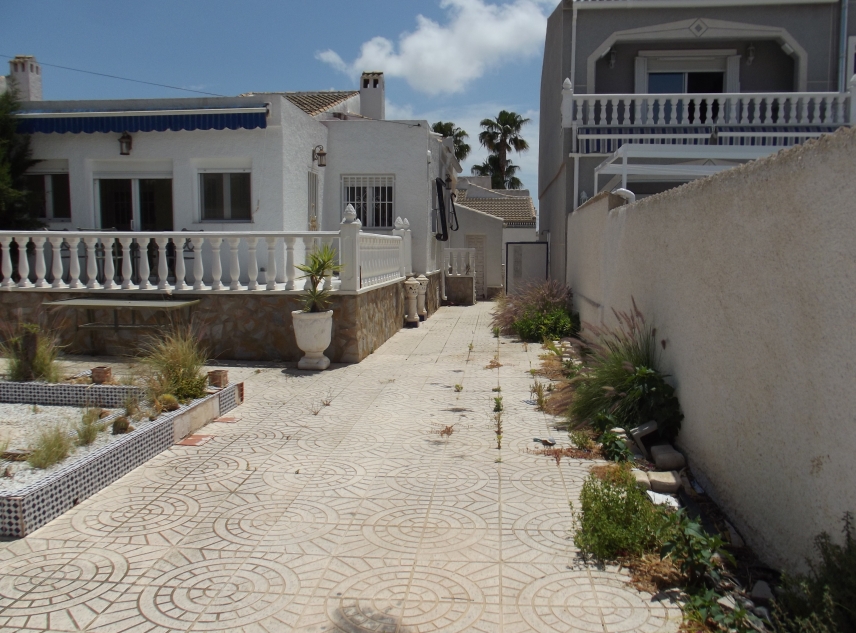 Eigendom verkocht - Villa te koop - Torrevieja - La Siesta