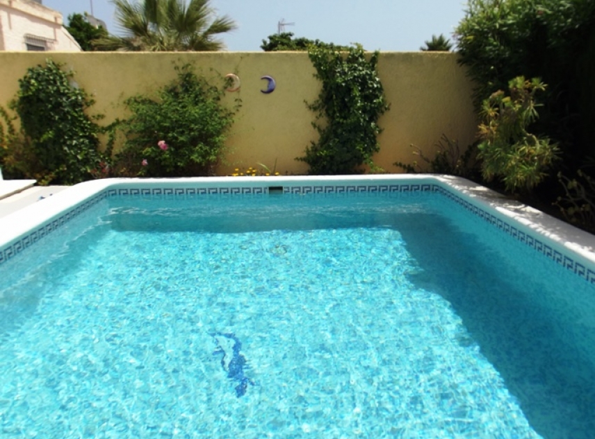 Eigendom verkocht - Villa te koop - Torrevieja - La Siesta