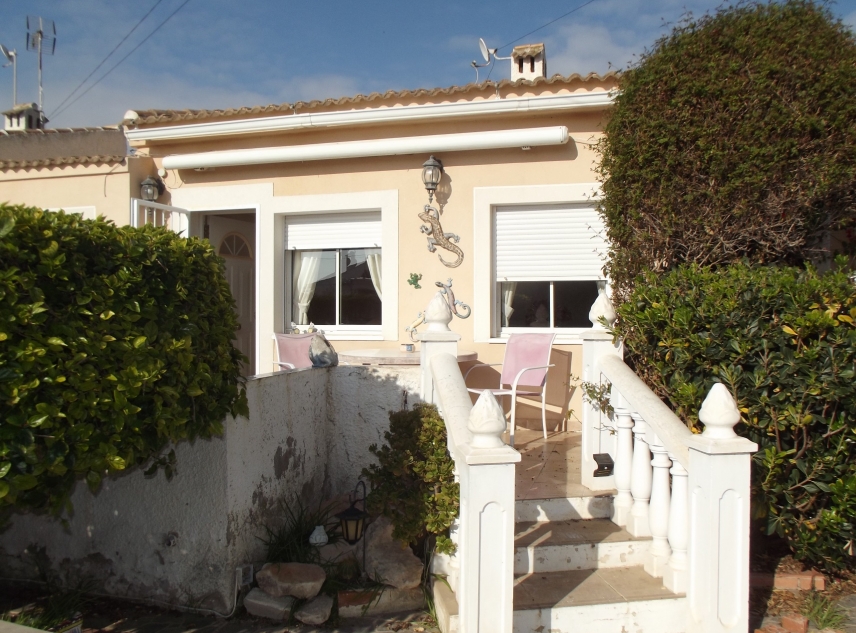 Eigendom verkocht - Villa te koop - Torrevieja - La Siesta