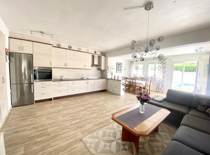 Eigendom verkocht - Villa te koop - Torrevieja - La Siesta