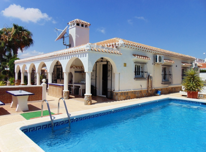 Eigendom verkocht - Villa te koop - Torrevieja - La Torreta Florida