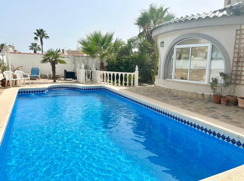 Eigendom verkocht - Villa te koop - Torrevieja - San Luis