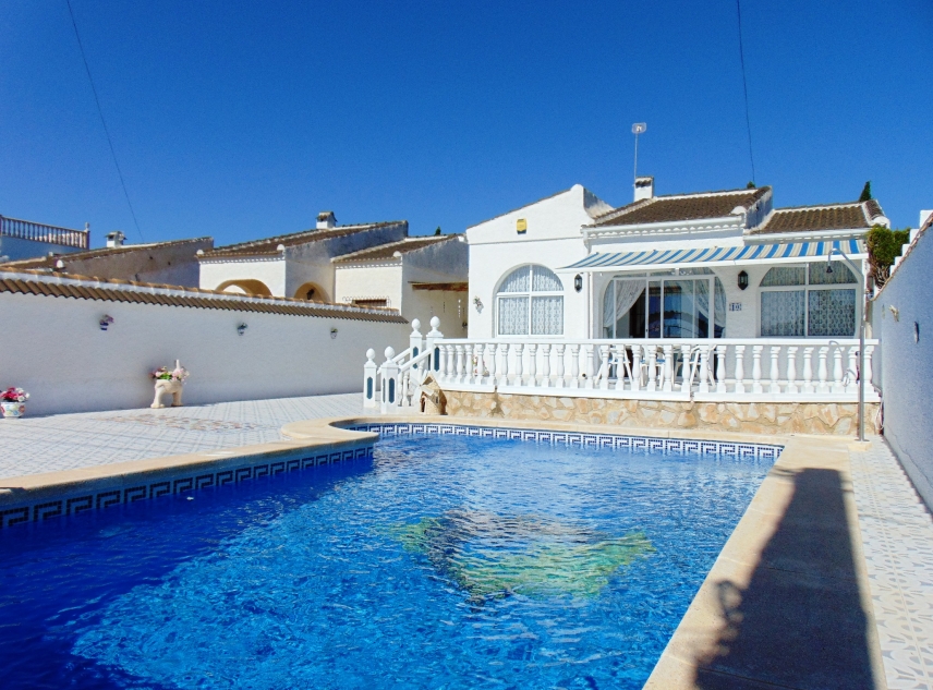Eigendom verkocht - Villa te koop - Torrevieja - San Luis