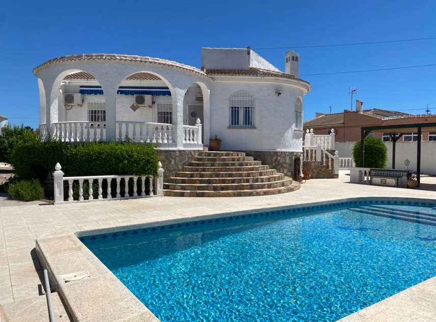 Eigendom verkocht - Villa te koop - Torrevieja - San Luis