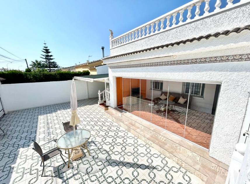 Eigendom verkocht - Villa te koop - Torrevieja - San Luis