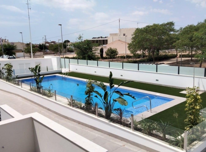 New Property for sale - Bungalow for sale - Pilar de la Horadada - pueblo