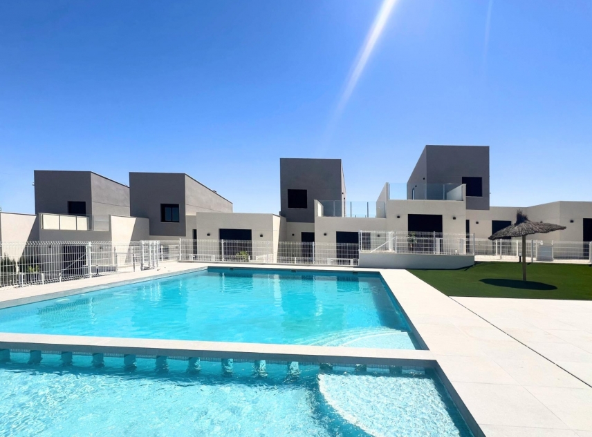 New Property for sale - Townhouse for sale - Banos y Mendigo - Altaona Golf And Country Village