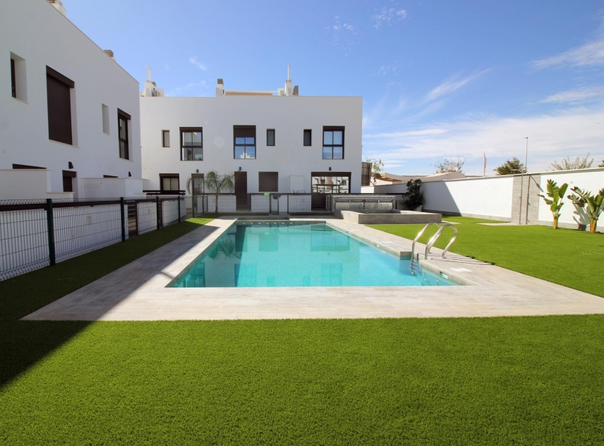 New Property for sale - Townhouse for sale - Pilar de la Horadada - El Pilar de la Horadada