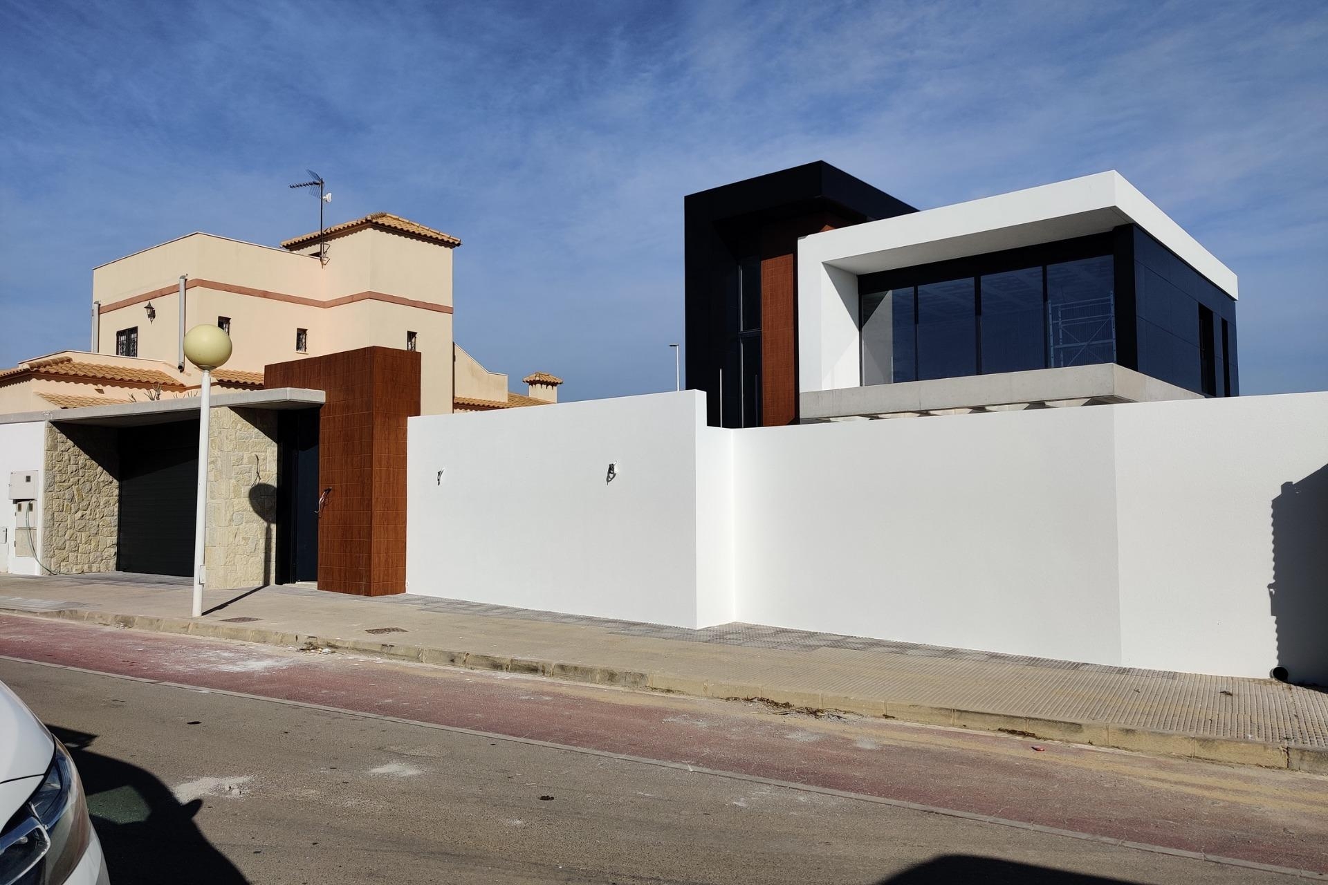 New Property for sale - Villa for sale - Orihuela Costa - La Zenia