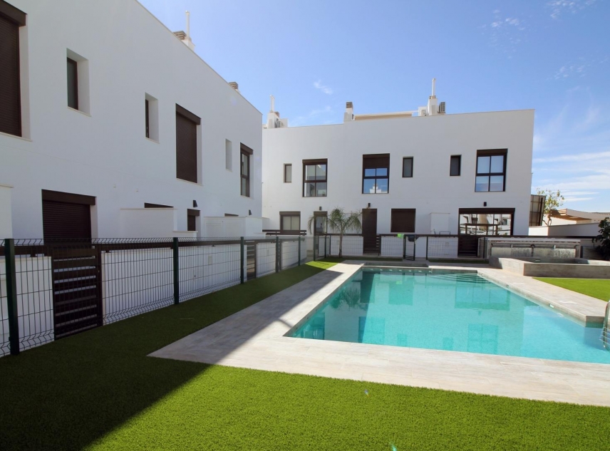 New Property for sale - Villa for sale - Pilar de la Horadada - El Pilar de la Horadada