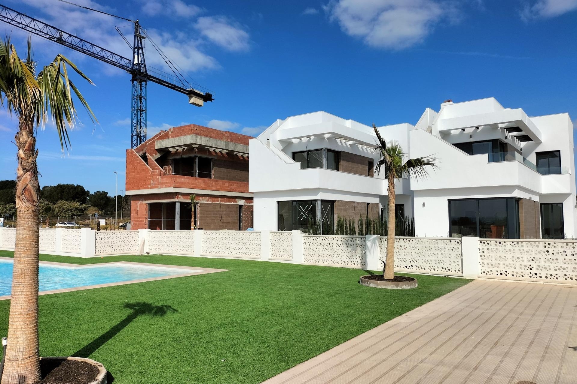 New Property for sale - Villa for sale - Pilar de la Horadada - Lo Romero Golf Course