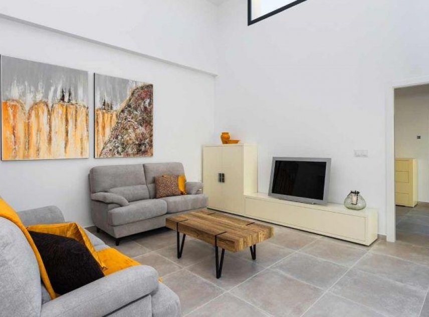 Nieuw onroerend goed te koop - Villa te koop - Daya Nueva