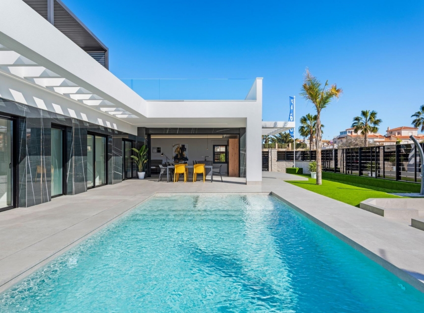 Nueva propiedad en venta - Villa en venta - Algorfa - La Finca Golf