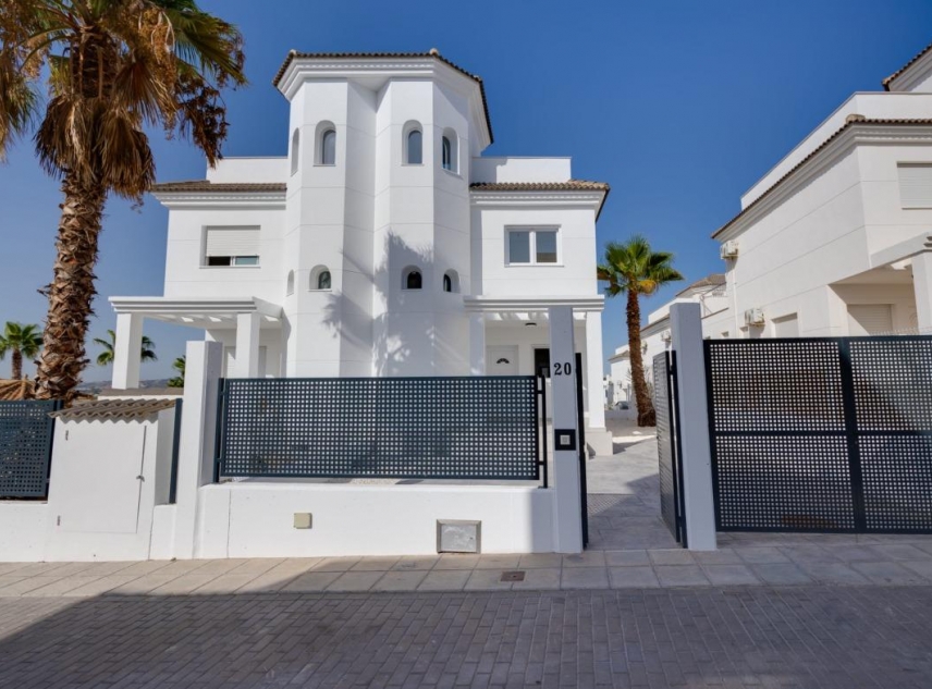 Nueva propiedad en venta - Villa en venta - San Fulgencio