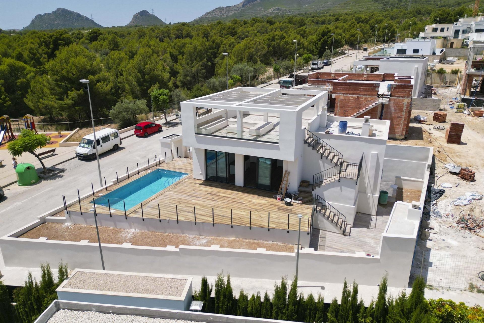 Nueva propiedad en venta - Villa for sale - Polop - Alberca