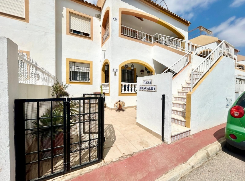 Property for sale - Bungalow for sale - Torrevieja - Altos del Limonar