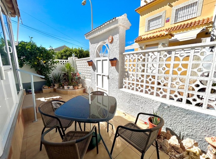 Property for sale - Bungalow for sale - Torrevieja - La Siesta