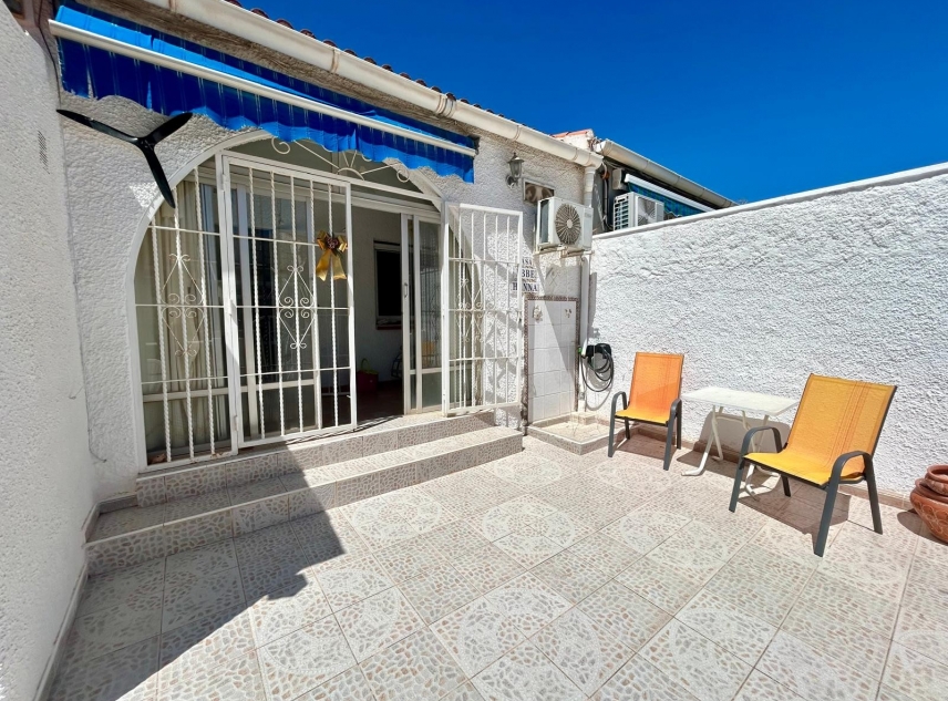 Property for sale - Bungalow for sale - Torrevieja - La Siesta