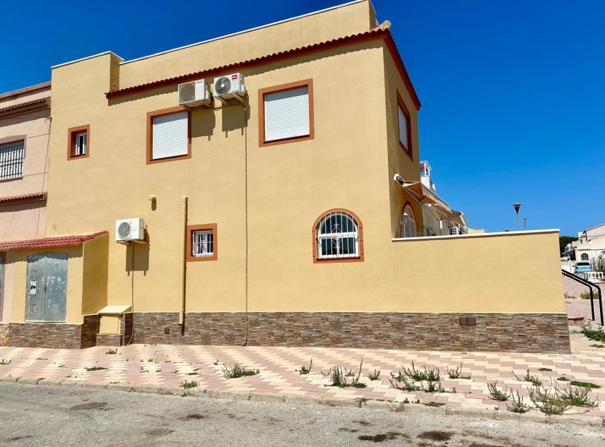 Property for sale - Townhouse for sale - Torrevieja - La Siesta