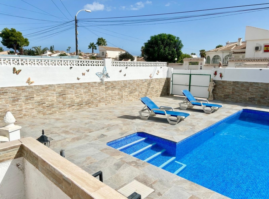 Property for sale - Villa for sale - Torrevieja - La Siesta